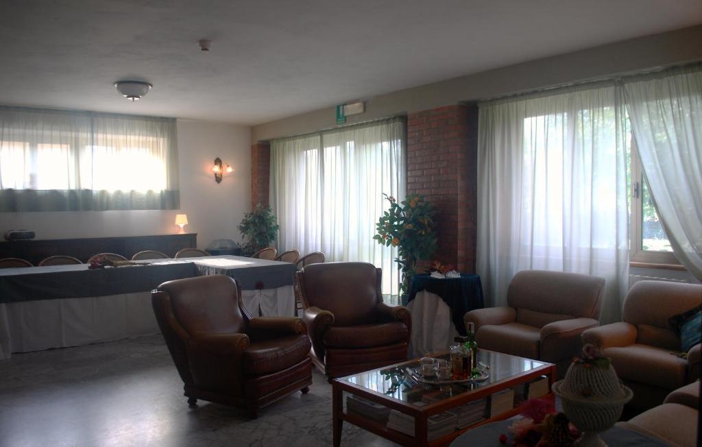 Albergo Smeraldo Castelnuovo Magra Exterior photo